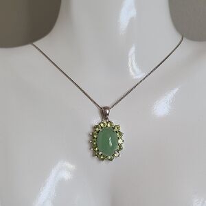 Vintage Boho Green Jade Cabochon Peridot Halo Sterling Silver Pendant Necklace